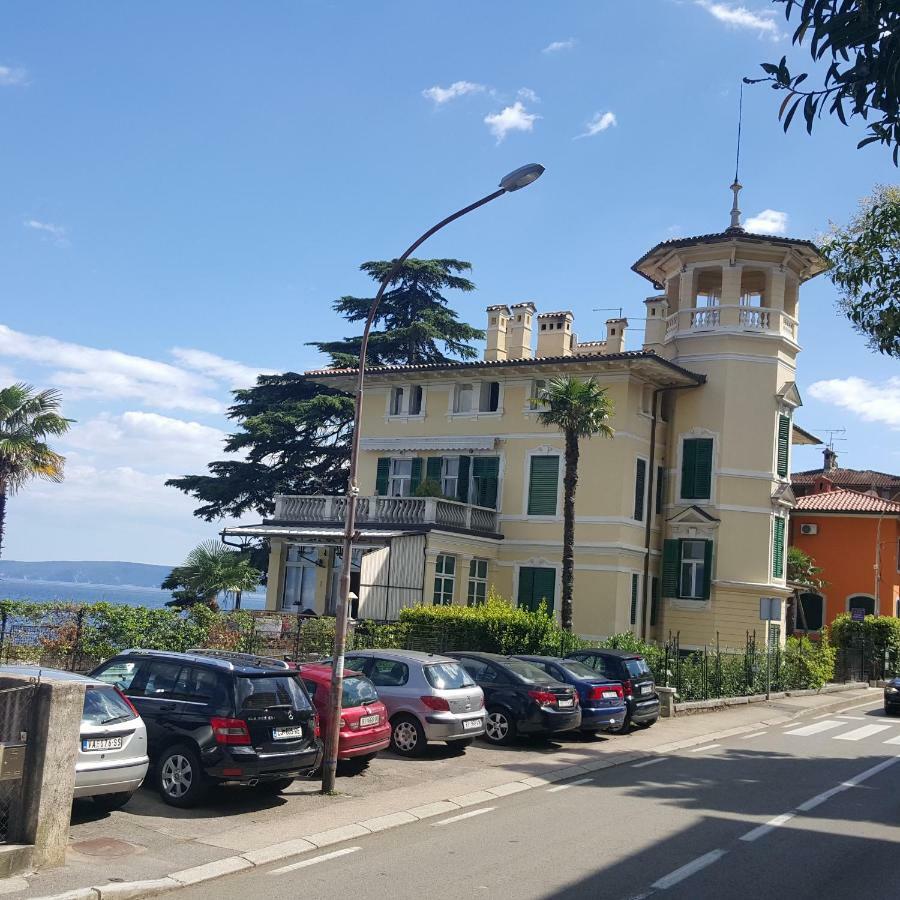 Apartmani Belsito Lovran Exteriör bild