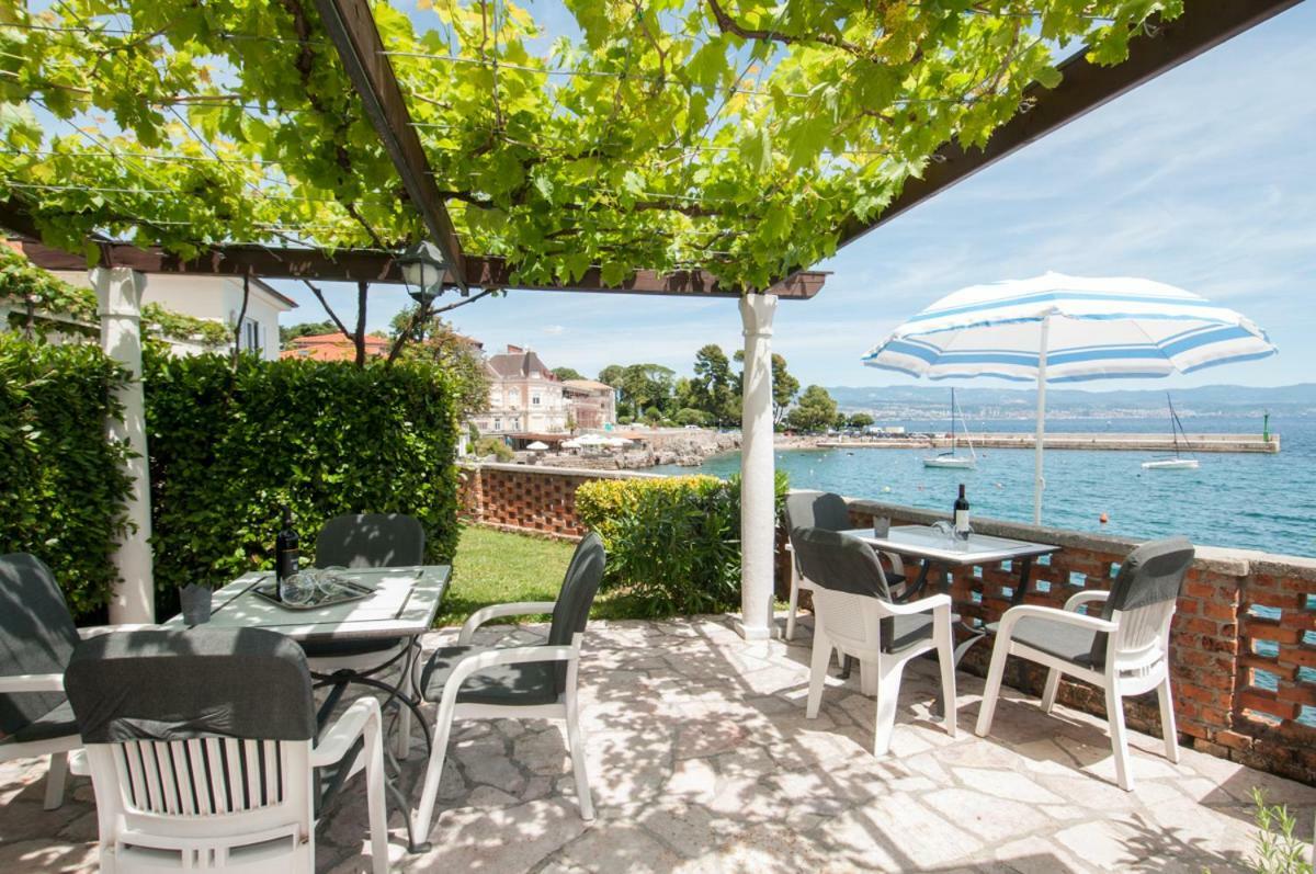 Apartmani Belsito Lovran Exteriör bild